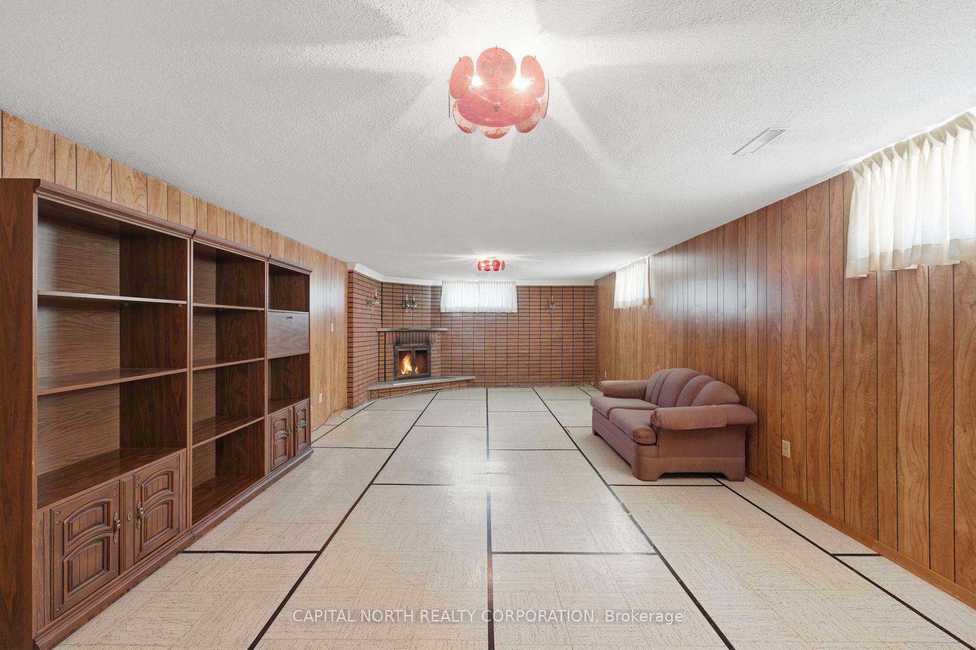 Photo 32 of 21 Maryhill Drive, Etobicoke, Mount Olive-Silverstone-Jamestown — HOMEH