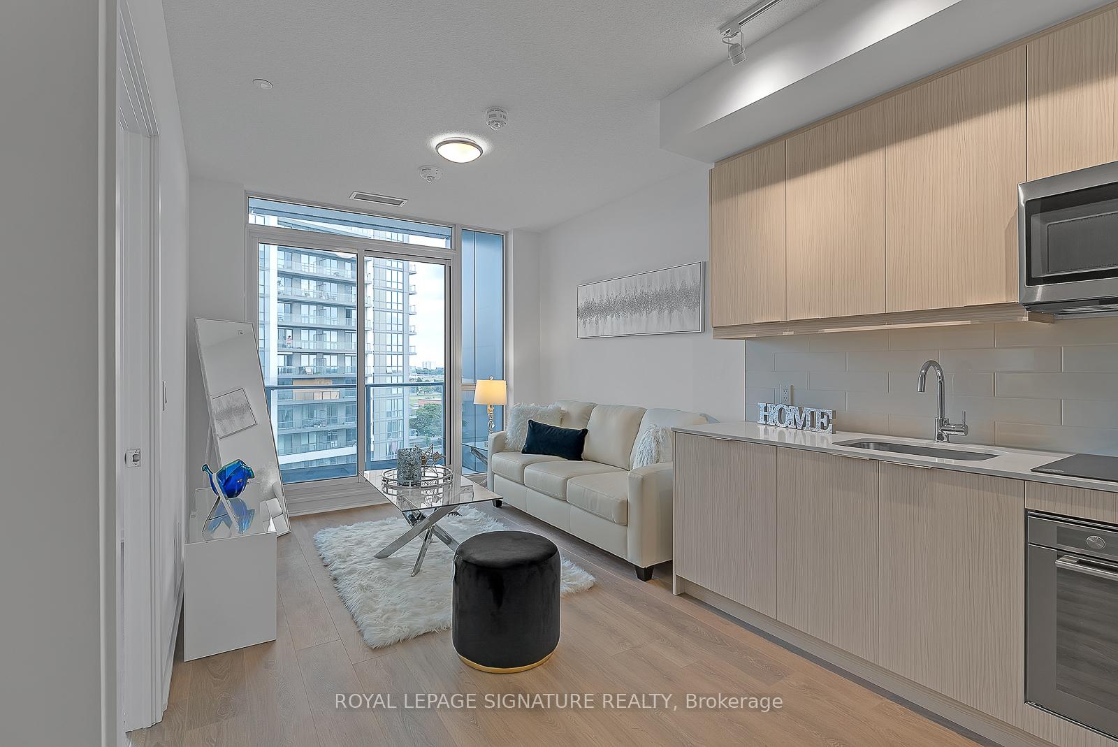 Photo 4 of Unit 722, 36 Forest Manor Road, North York, Henry Farm — HOMEH