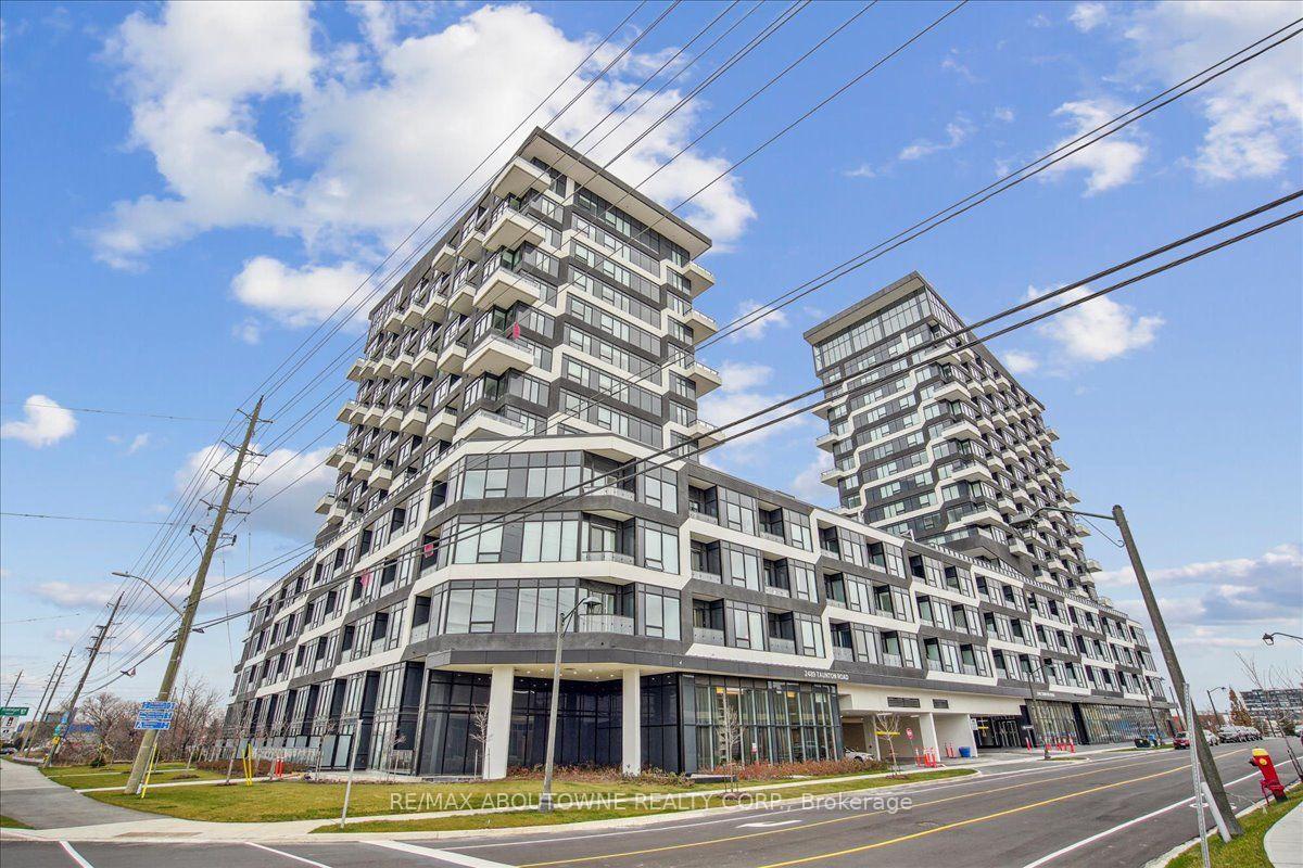 Front of Unit 419, 2489 Taunton Road