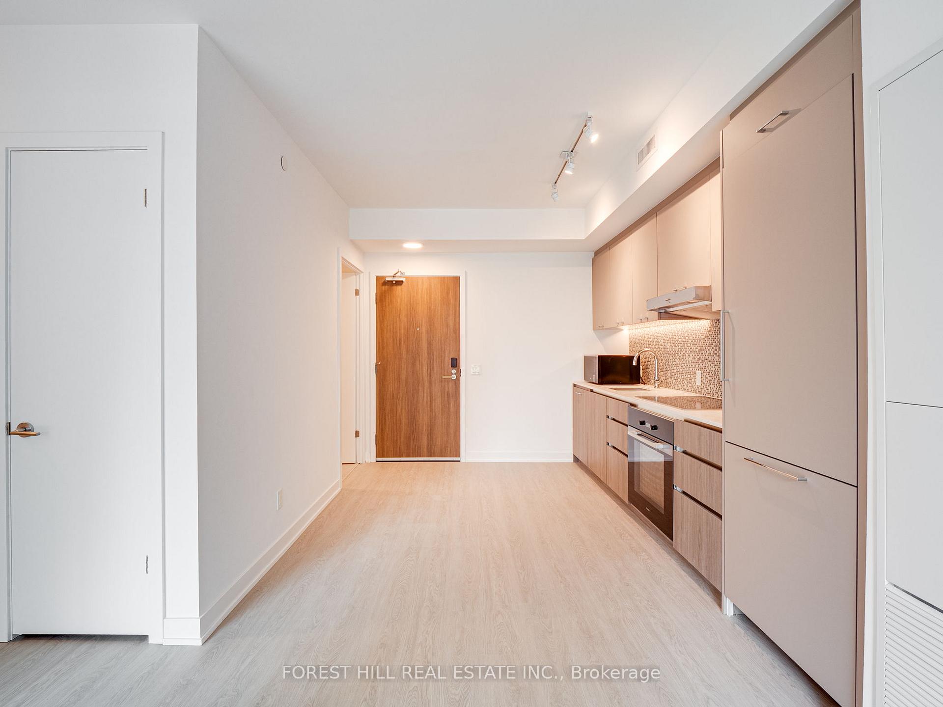 Photo 3 of Unit 202, 8188 Yonge Street, Vaughan, Uplands — HOMEH
