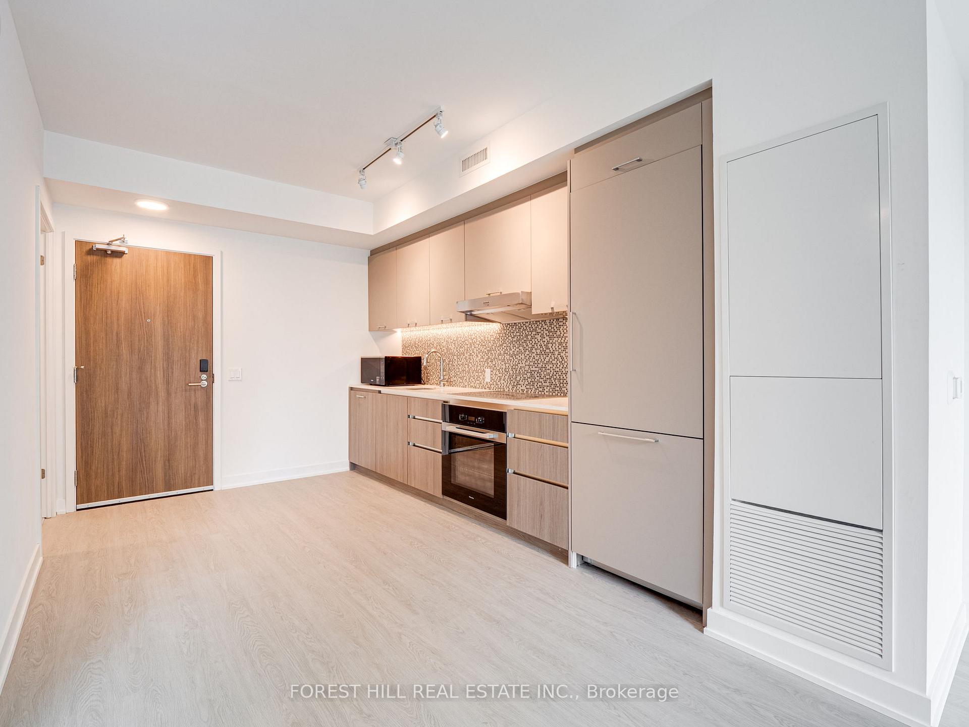Photo 4 of Unit 202, 8188 Yonge Street, Vaughan, Uplands — HOMEH
