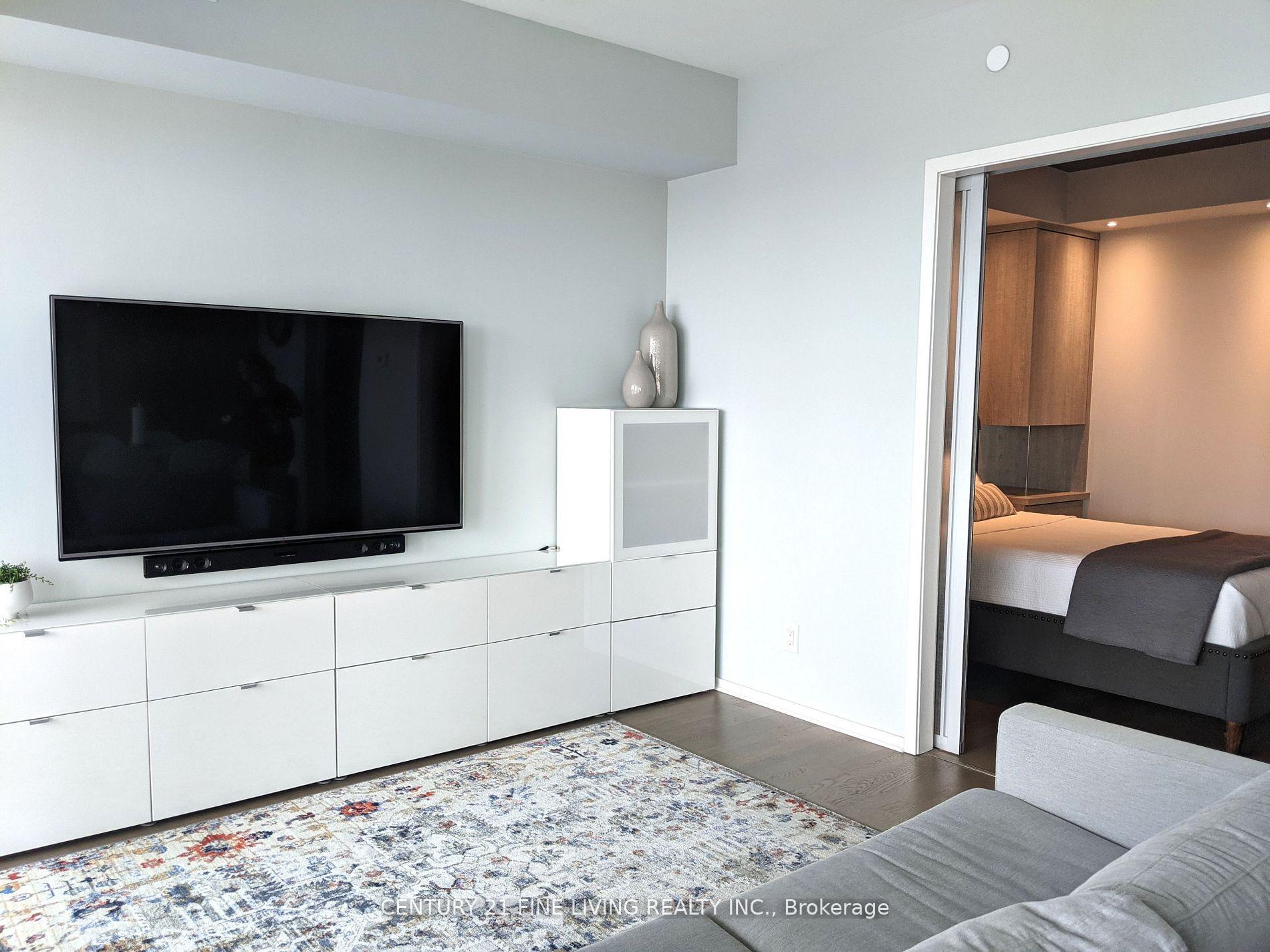Photo 4 of Unit 2002, 1 Bloor Street E, Toronto, Church-Yonge Corridor — HOMEH