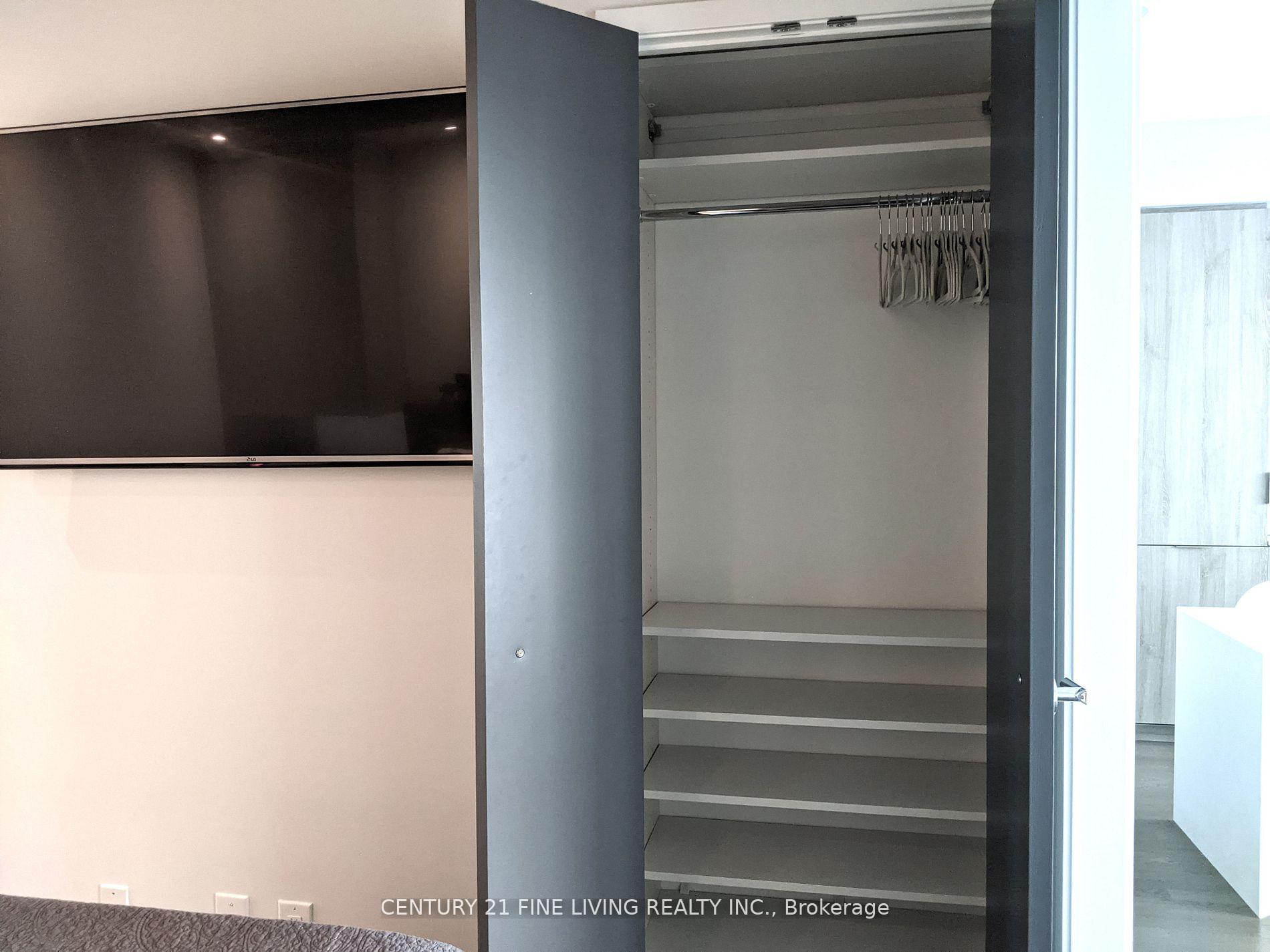 Photo 6 of Unit 2002, 1 Bloor Street E, Toronto, Church-Yonge Corridor — HOMEH