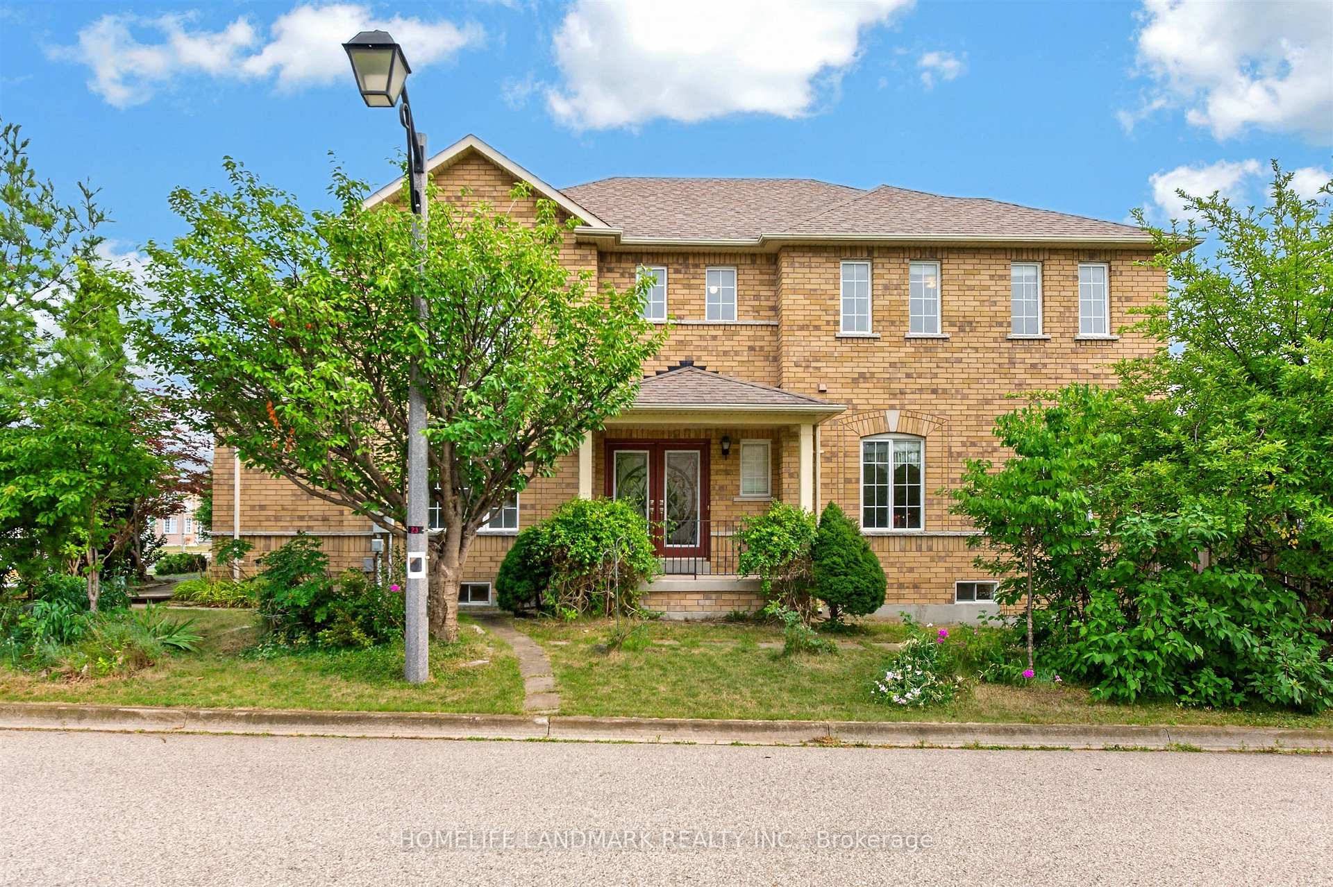 Photo 3 of 218 Ridgecrest Road, Markham, Berczy — HOMEH