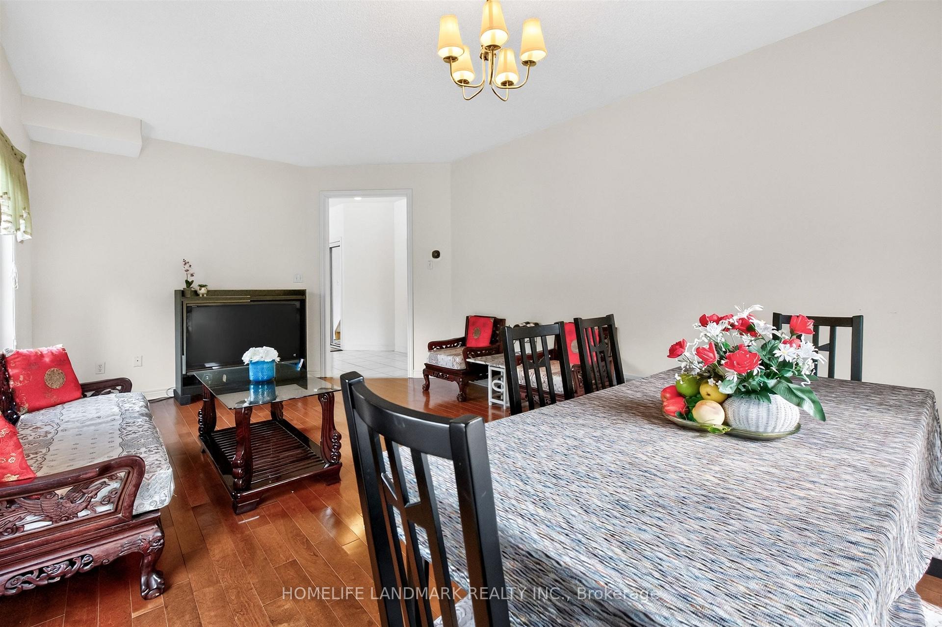 Photo 10 of 218 Ridgecrest Road, Markham, Berczy — HOMEH