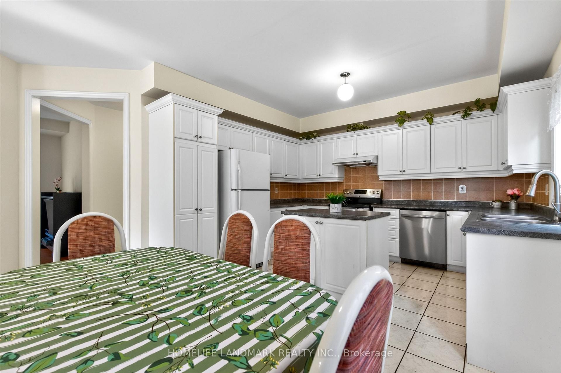Photo 13 of 218 Ridgecrest Road, Markham, Berczy — HOMEH