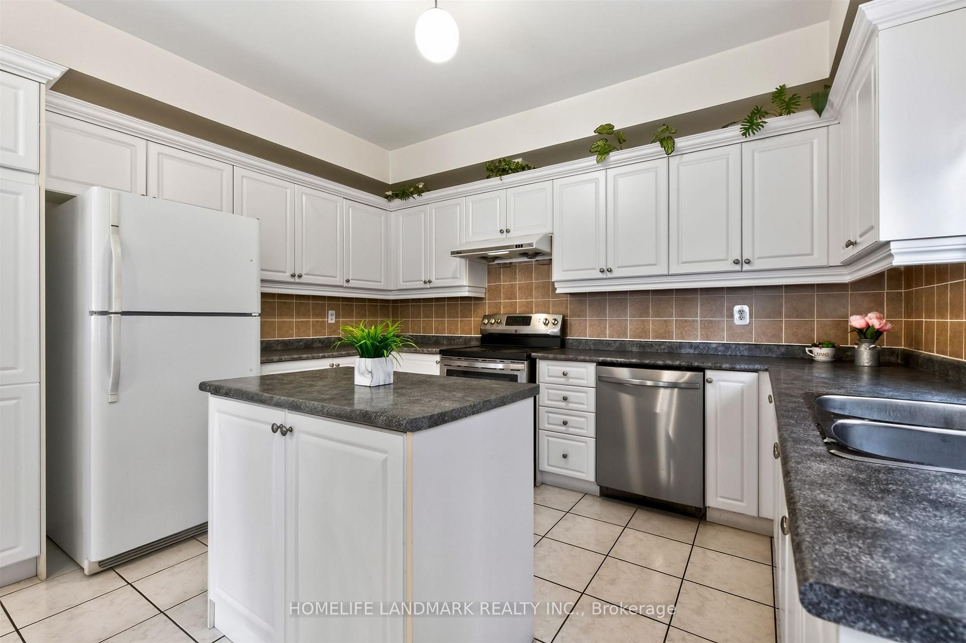 Photo 15 of 218 Ridgecrest Road, Markham, Berczy — HOMEH