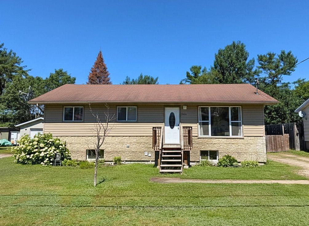 Photo 1 of 940 Lily Street, Mattawa — HOMEH