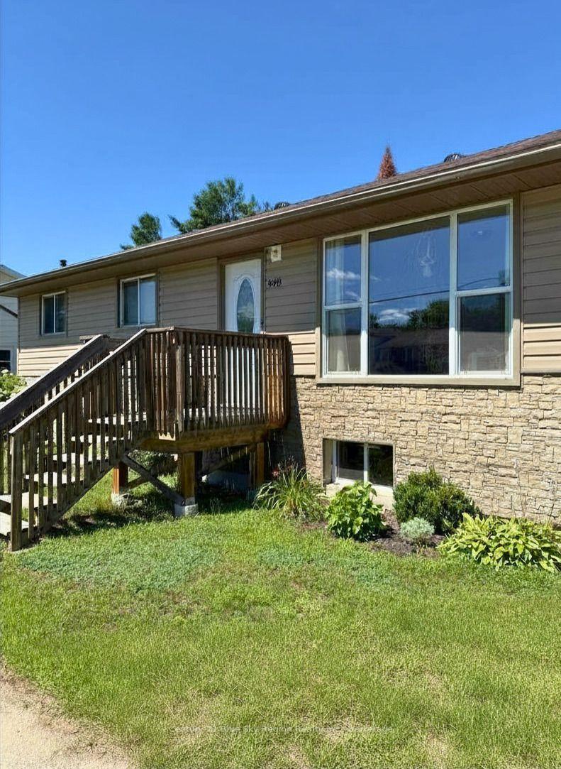 Photo 2 of 940 Lily Street, Mattawa — HOMEH