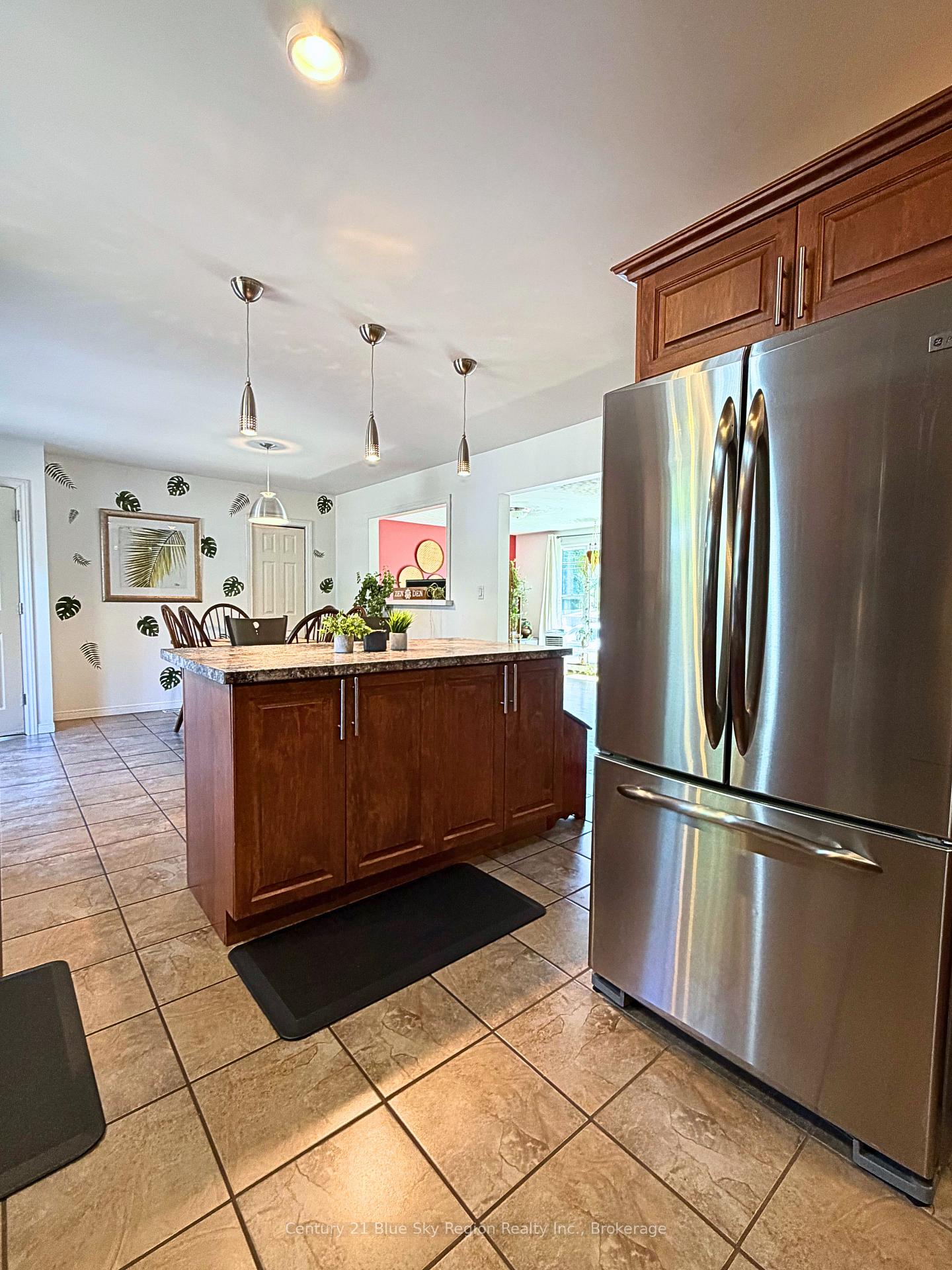 Photo 9 of 940 Lily Street, Mattawa — HOMEH