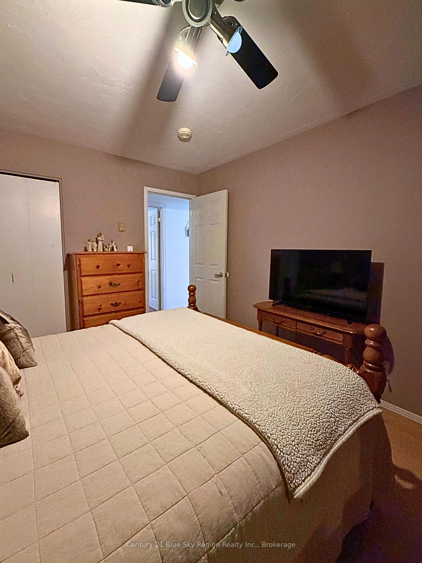 Photo 18 of 940 Lily Street, Mattawa — HOMEH