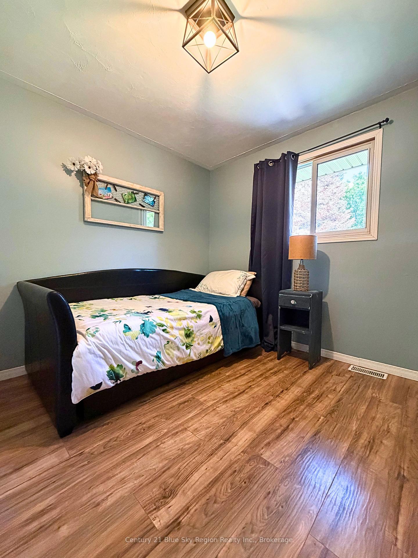 Photo 19 of 940 Lily Street, Mattawa — HOMEH