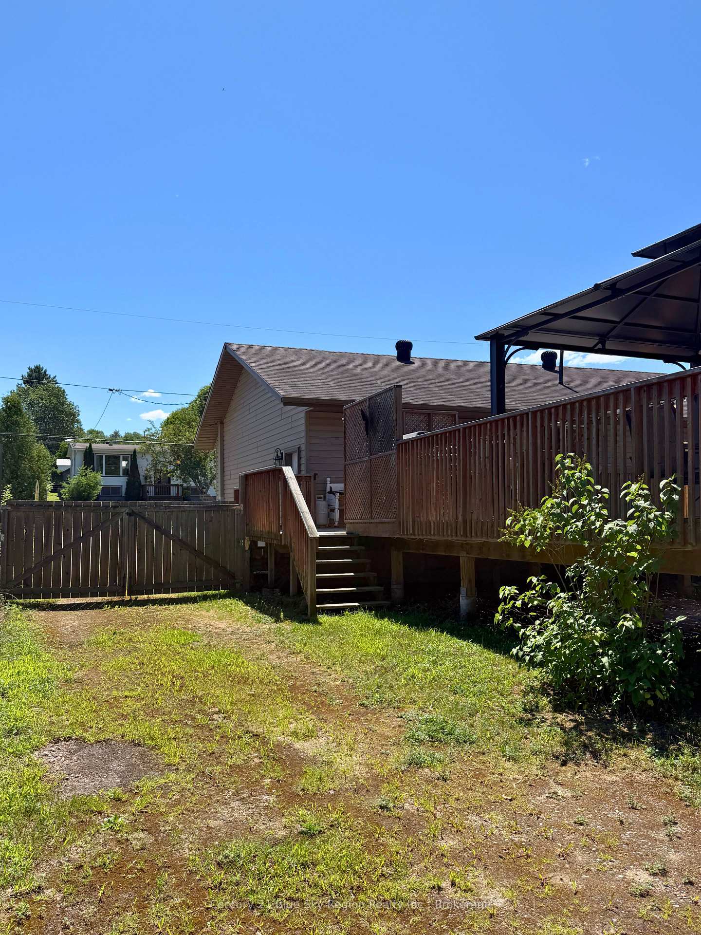 Photo 33 of 940 Lily Street, Mattawa — HOMEH
