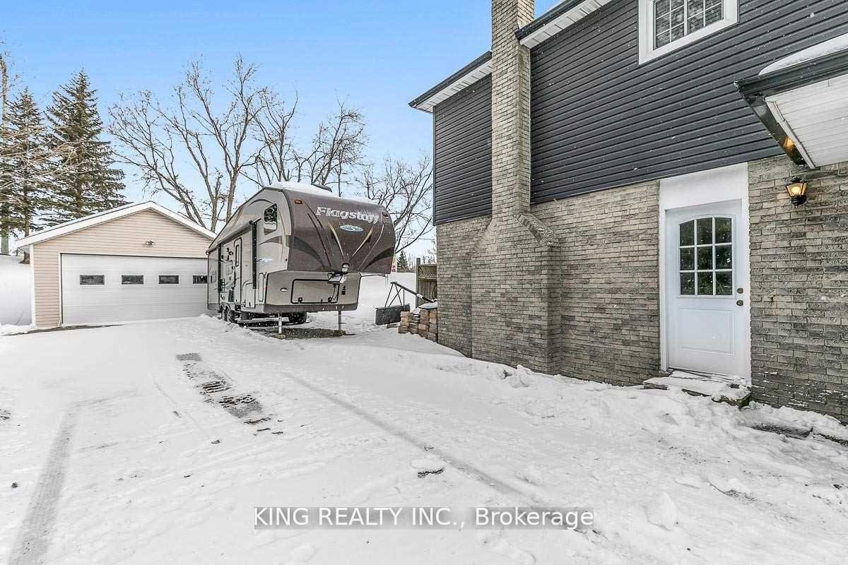 Photo 15 of 40 Victoria Crescent, Caledon, Mono Mills — HOMEH