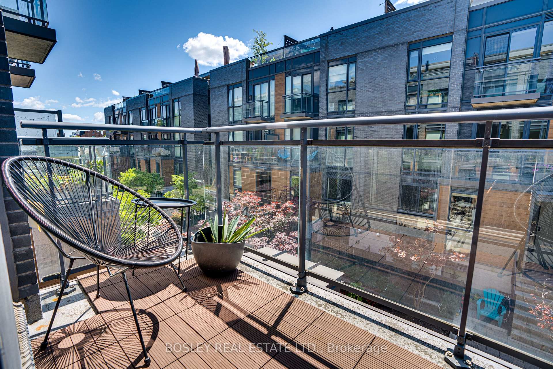 Photo 10 of Unit 803, 57 Macaulay Avenue, Toronto, Dovercourt-Wallace Emerson-Junction — HOMEH