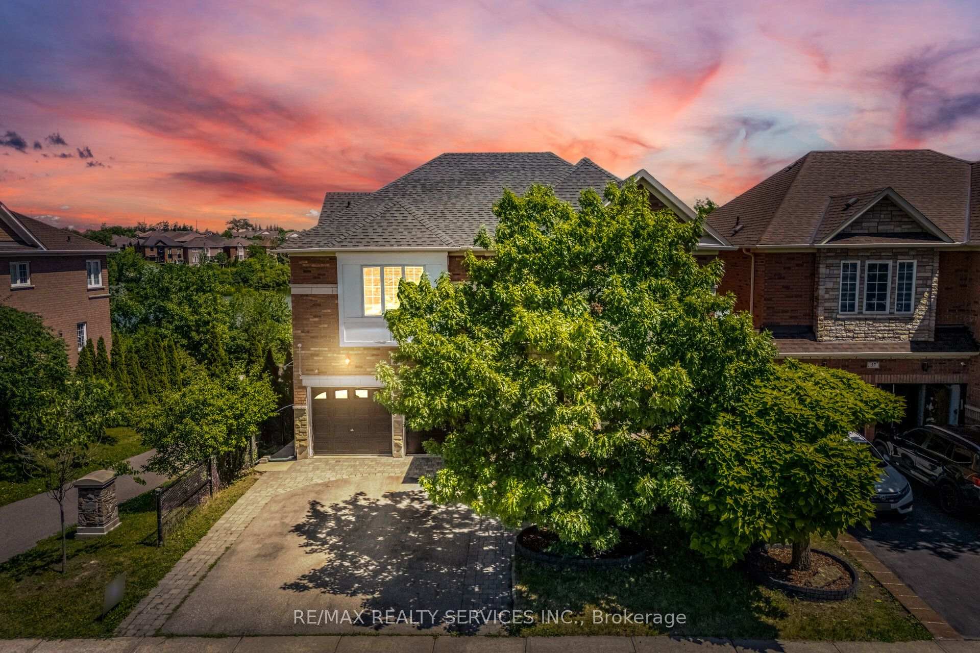 Photo 2 of 35 Stoneylake Avenue, Brampton, Madoc — HOMEH