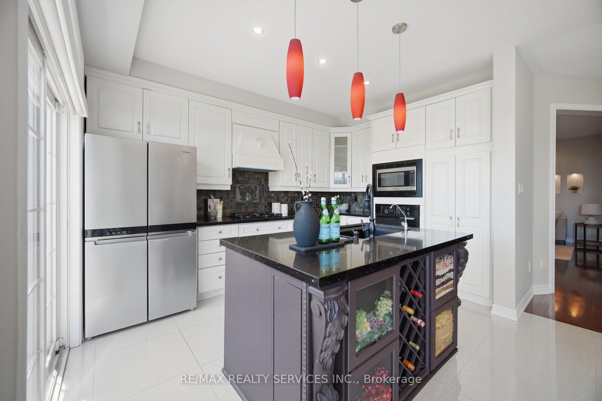 Photo 14 of 35 Stoneylake Avenue, Brampton, Madoc — HOMEH