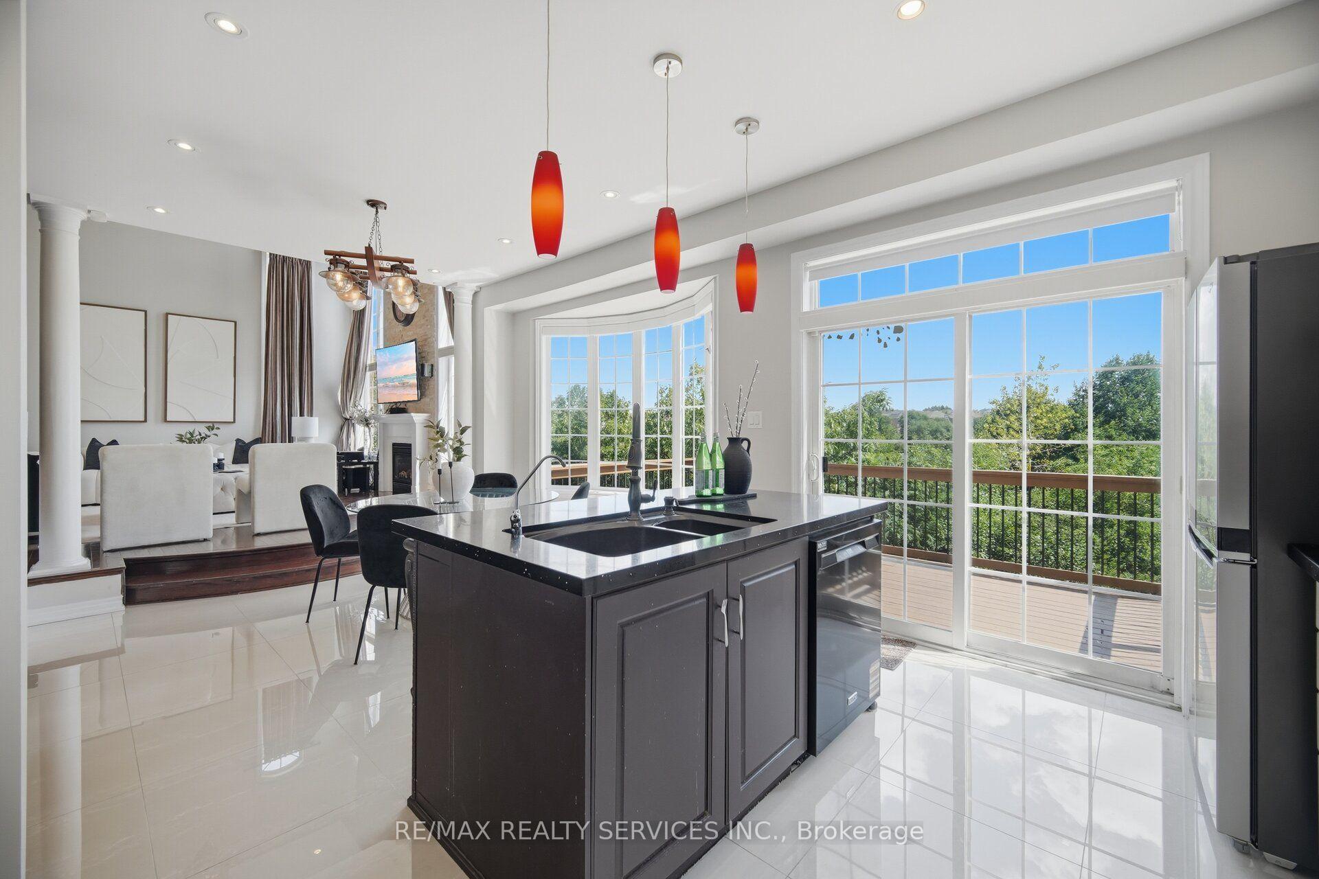 Photo 16 of 35 Stoneylake Avenue, Brampton, Madoc — HOMEH