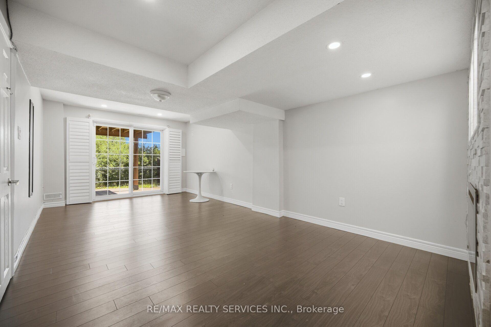 Photo 31 of 35 Stoneylake Avenue, Brampton, Madoc — HOMEH