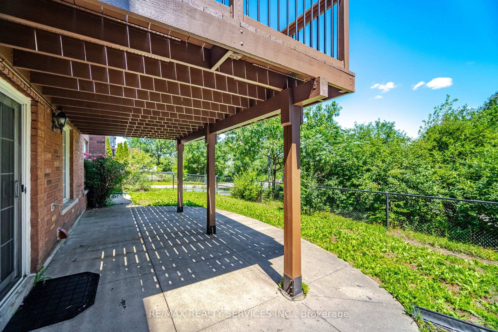 Photo 43 of 35 Stoneylake Avenue, Brampton, Madoc — HOMEH