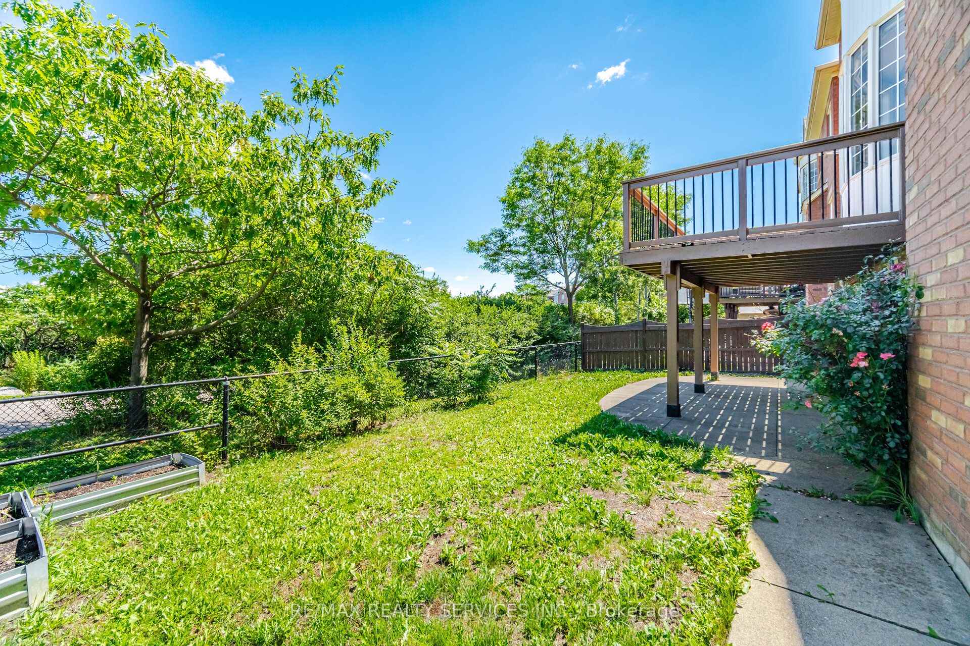 Photo 45 of 35 Stoneylake Avenue, Brampton, Madoc — HOMEH