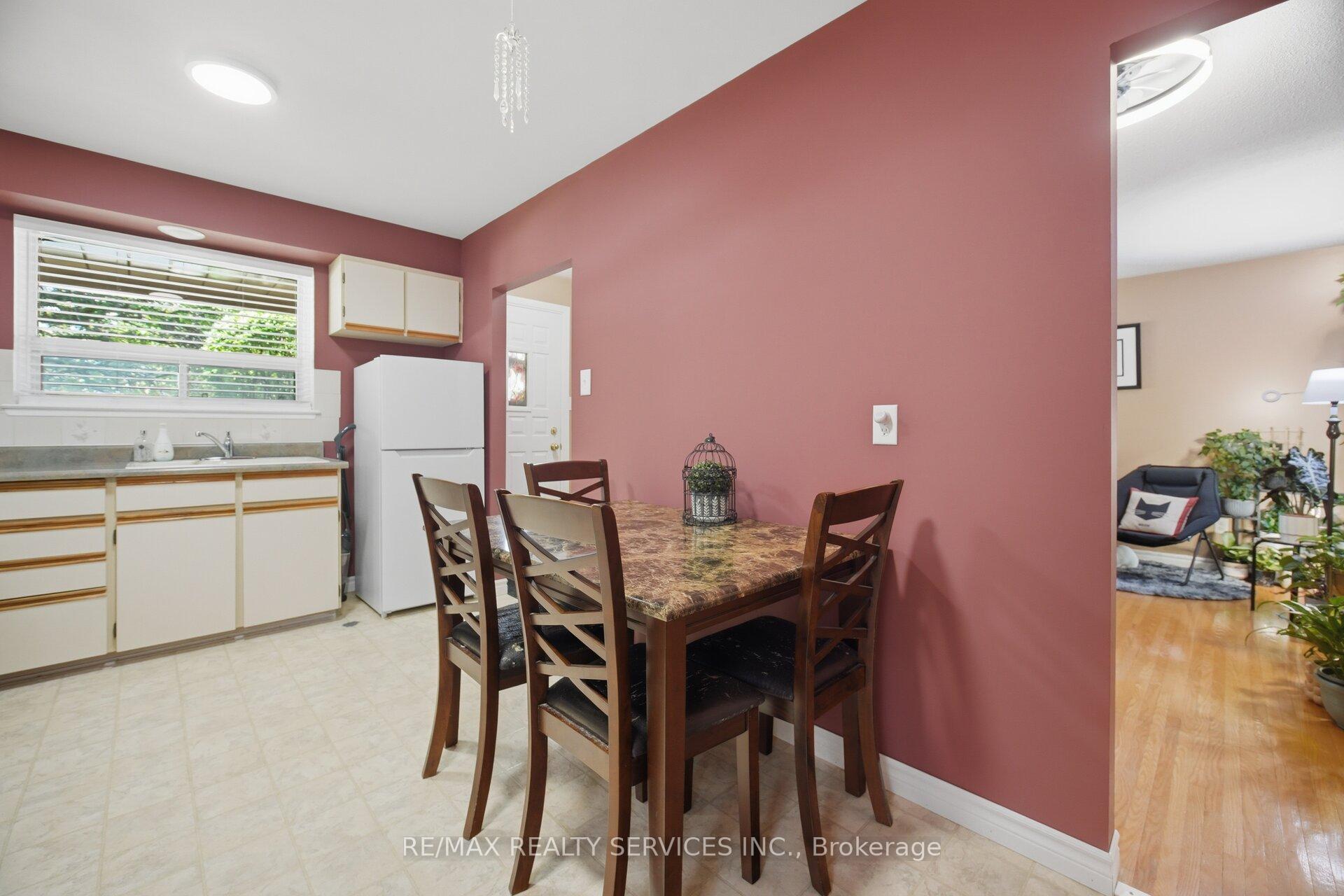 Photo 13 of 15 Ferndale Crescent, Brampton, Brampton East — HOMEH