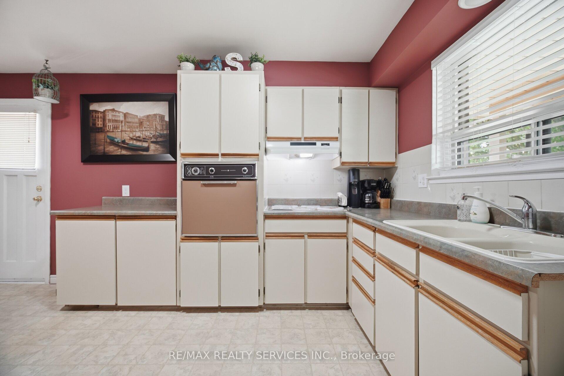 Photo 15 of 15 Ferndale Crescent, Brampton, Brampton East — HOMEH