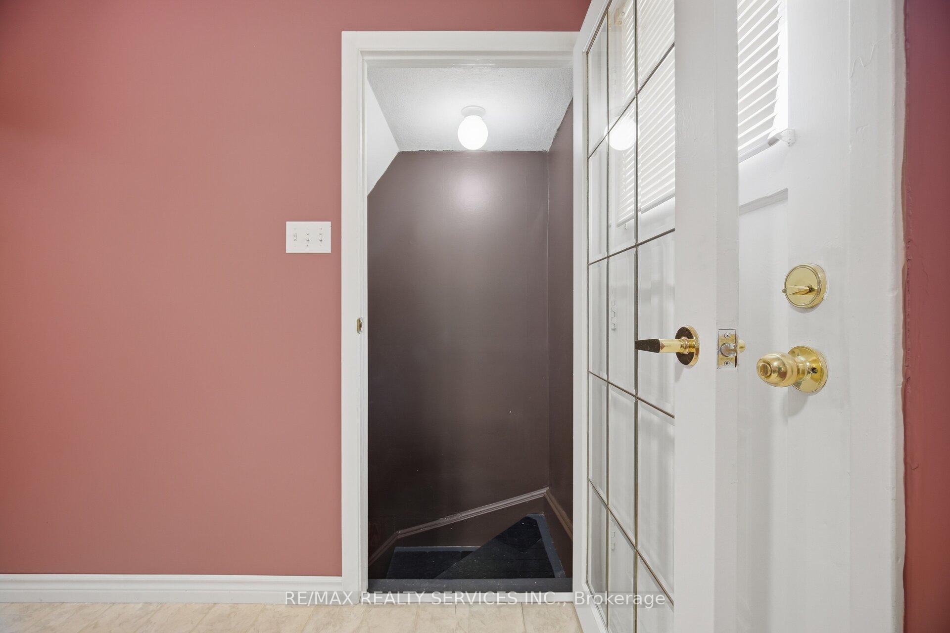 Photo 26 of 15 Ferndale Crescent, Brampton, Brampton East — HOMEH
