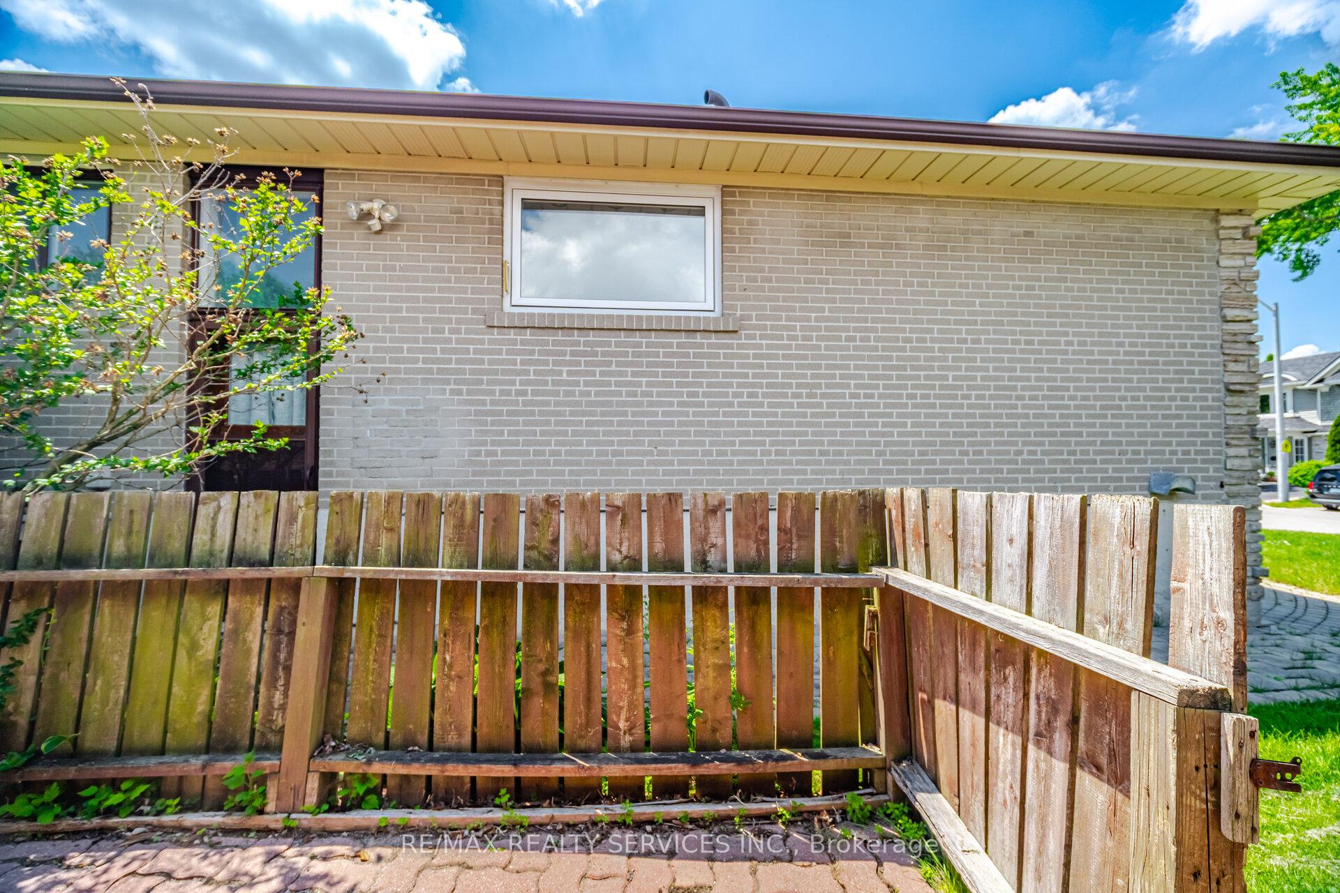 Photo 32 of 15 Ferndale Crescent, Brampton, Brampton East — HOMEH
