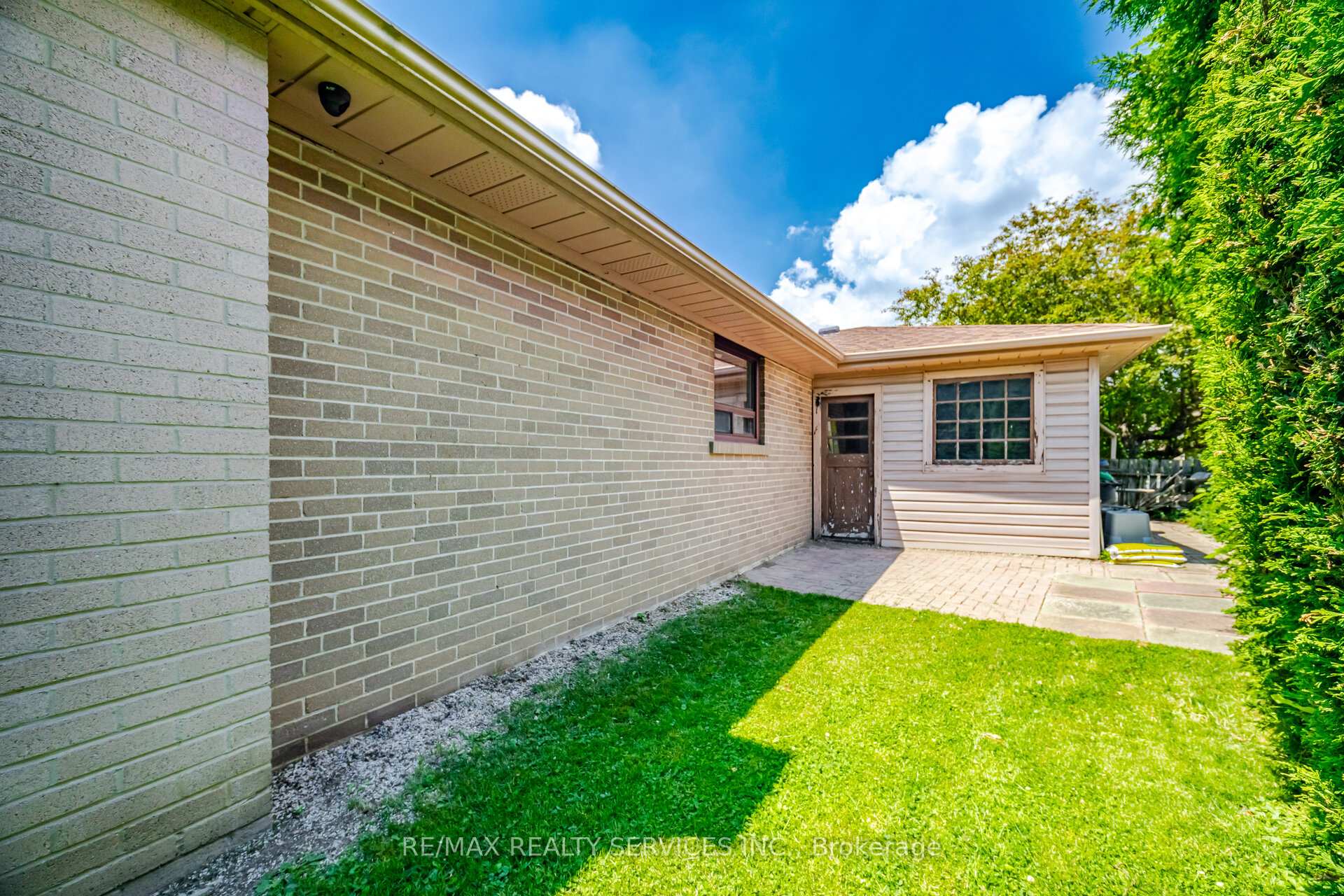 Photo 35 of 15 Ferndale Crescent, Brampton, Brampton East — HOMEH