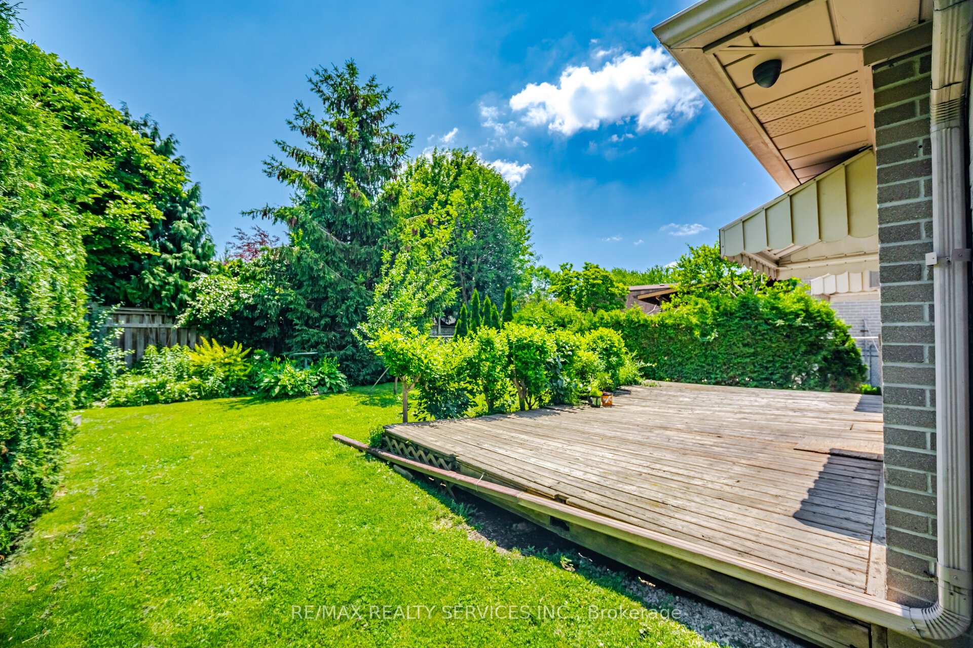 Photo 37 of 15 Ferndale Crescent, Brampton, Brampton East — HOMEH