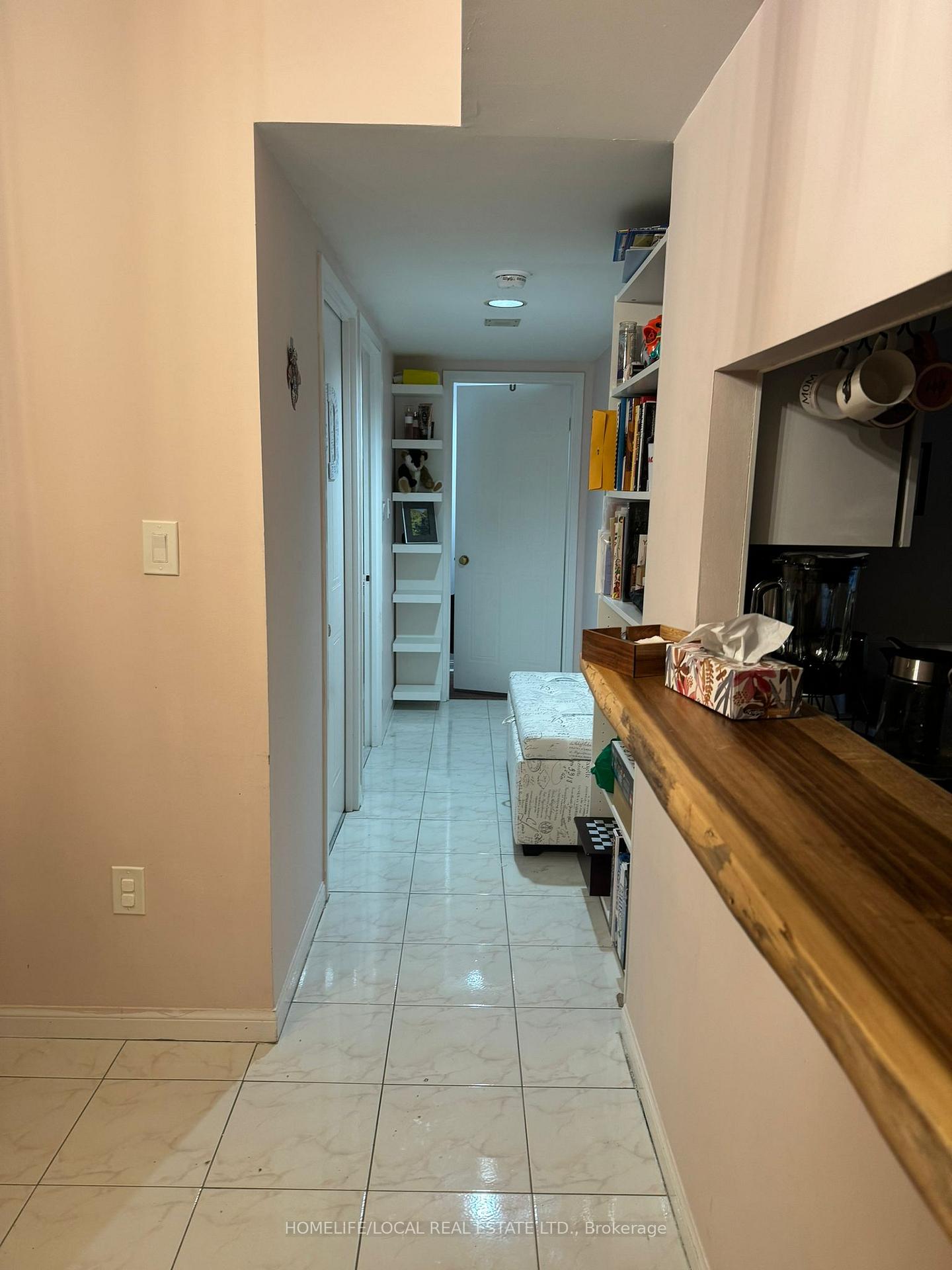 Photo 6 of Unit #1402, 3 Hickory Tree Road, North York, Weston — HOMEH