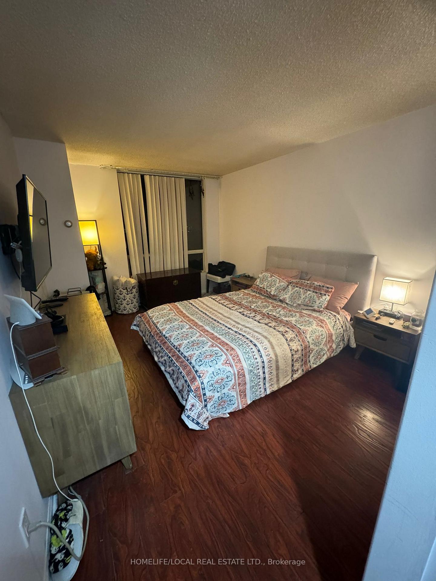Photo 9 of Unit #1402, 3 Hickory Tree Road, North York, Weston — HOMEH