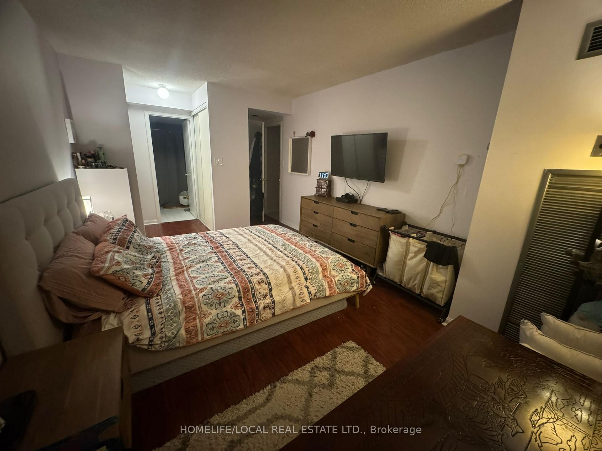 Photo 10 of Unit #1402, 3 Hickory Tree Road, North York, Weston — HOMEH