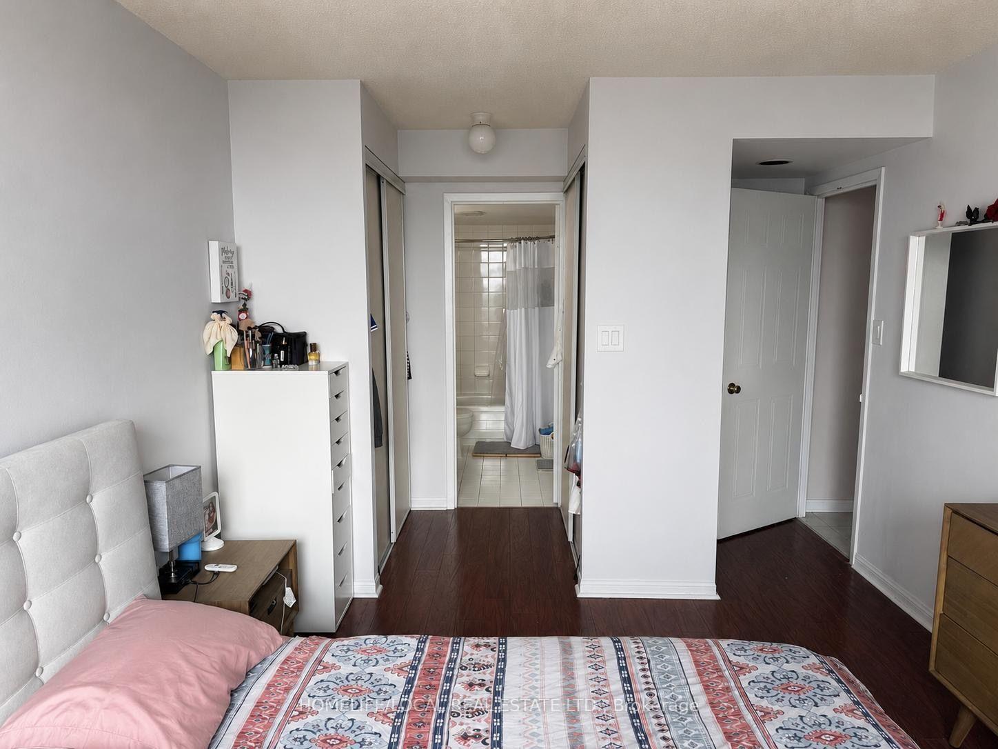 Photo 11 of Unit #1402, 3 Hickory Tree Road, North York, Weston — HOMEH