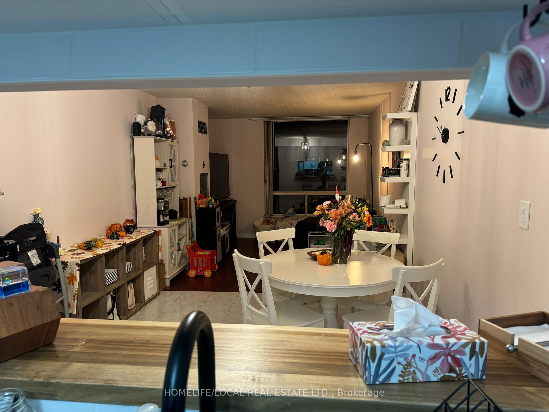 Photo 13 of Unit #1402, 3 Hickory Tree Road, North York, Weston — HOMEH