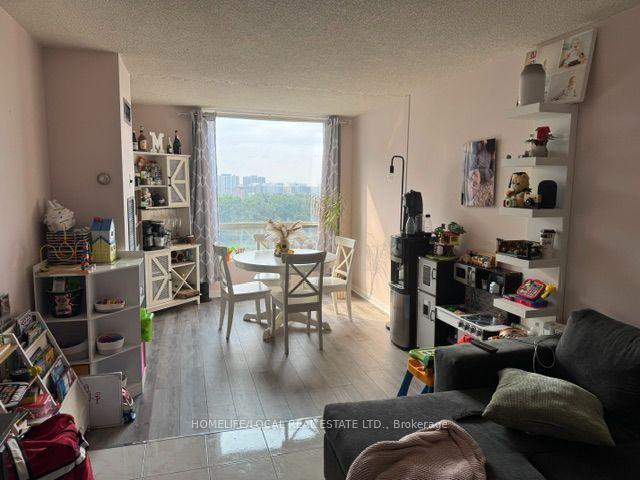 Photo 14 of Unit #1402, 3 Hickory Tree Road, North York, Weston — HOMEH