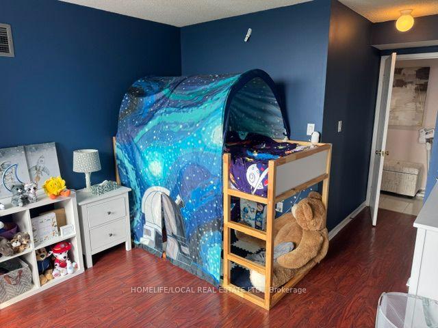 Photo 16 of Unit #1402, 3 Hickory Tree Road, North York, Weston — HOMEH