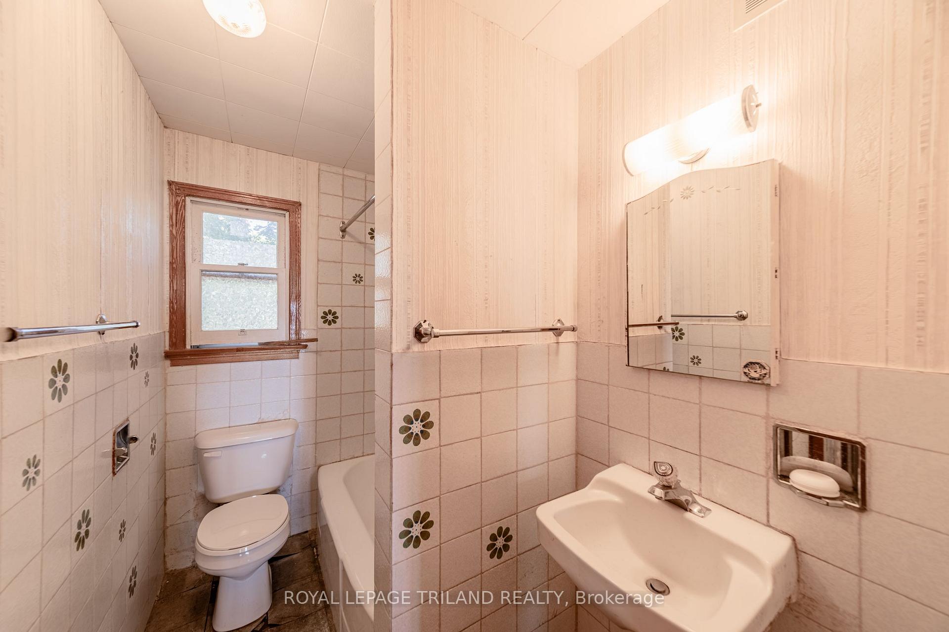 Photo 29 of 72443 Bluewater Highway, Bluewater, Hay — HOMEH