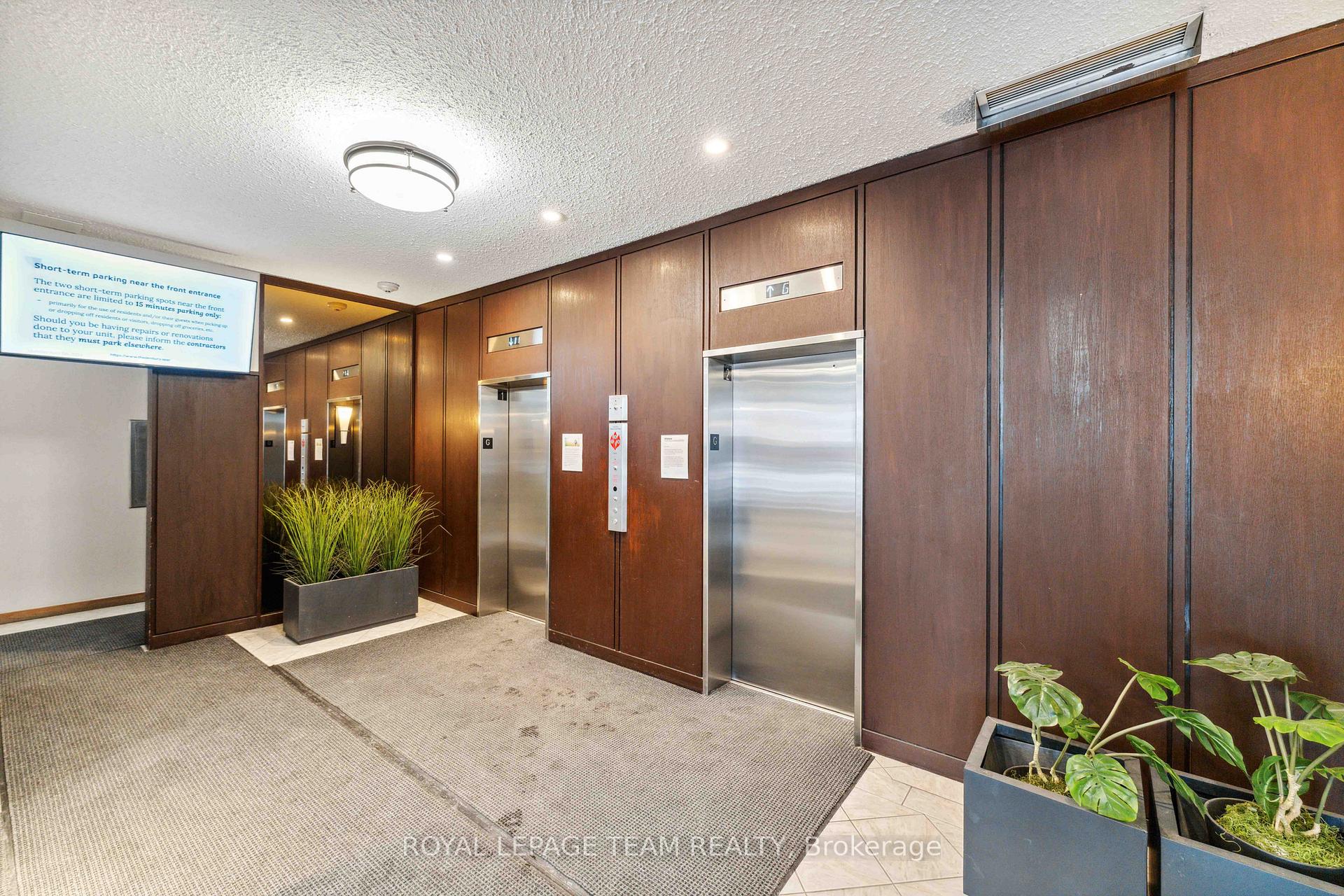 Photo 3 of Unit 306, 2951 Riverside Drive, Ottawa, Mooneys Bay/Riverside Park — HOMEH
