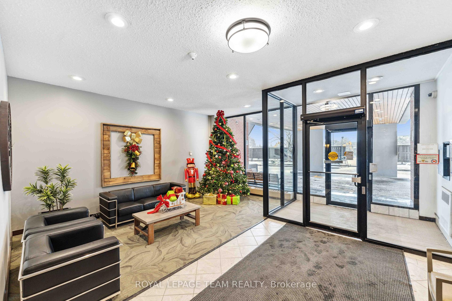 Photo 4 of Unit 306, 2951 Riverside Drive, Ottawa, Mooneys Bay/Riverside Park — HOMEH