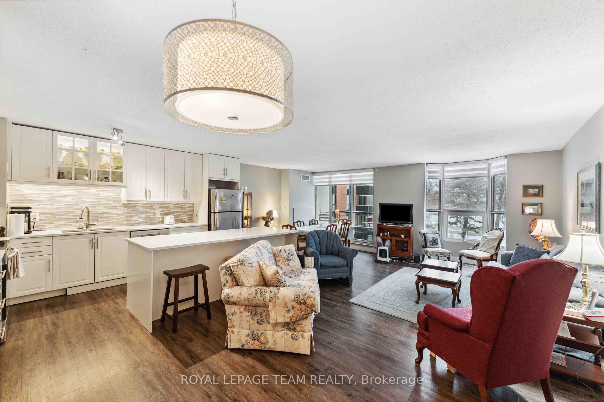 Photo 6 of Unit 306, 2951 Riverside Drive, Ottawa, Mooneys Bay/Riverside Park — HOMEH