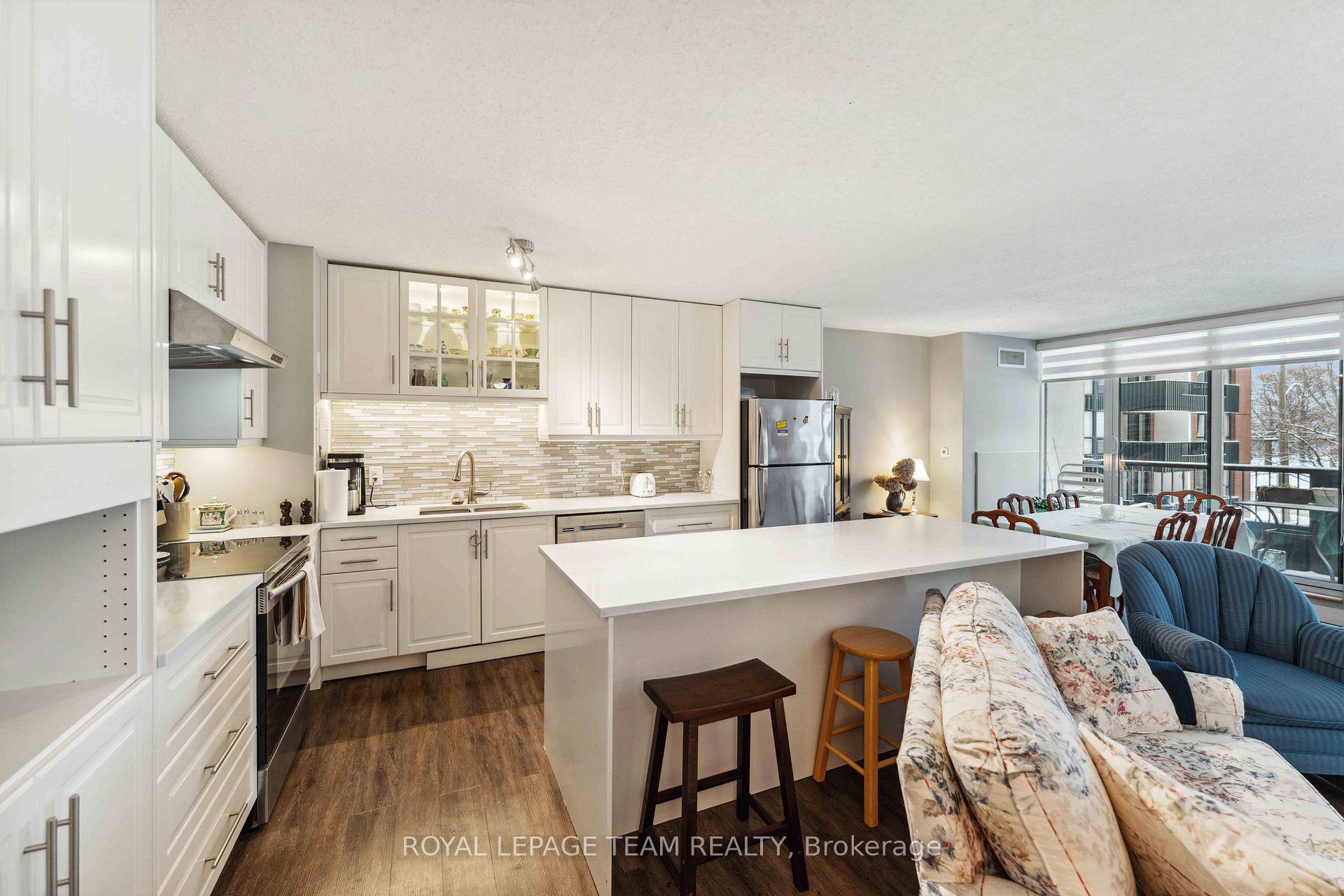 Photo 7 of Unit 306, 2951 Riverside Drive, Ottawa, Mooneys Bay/Riverside Park — HOMEH