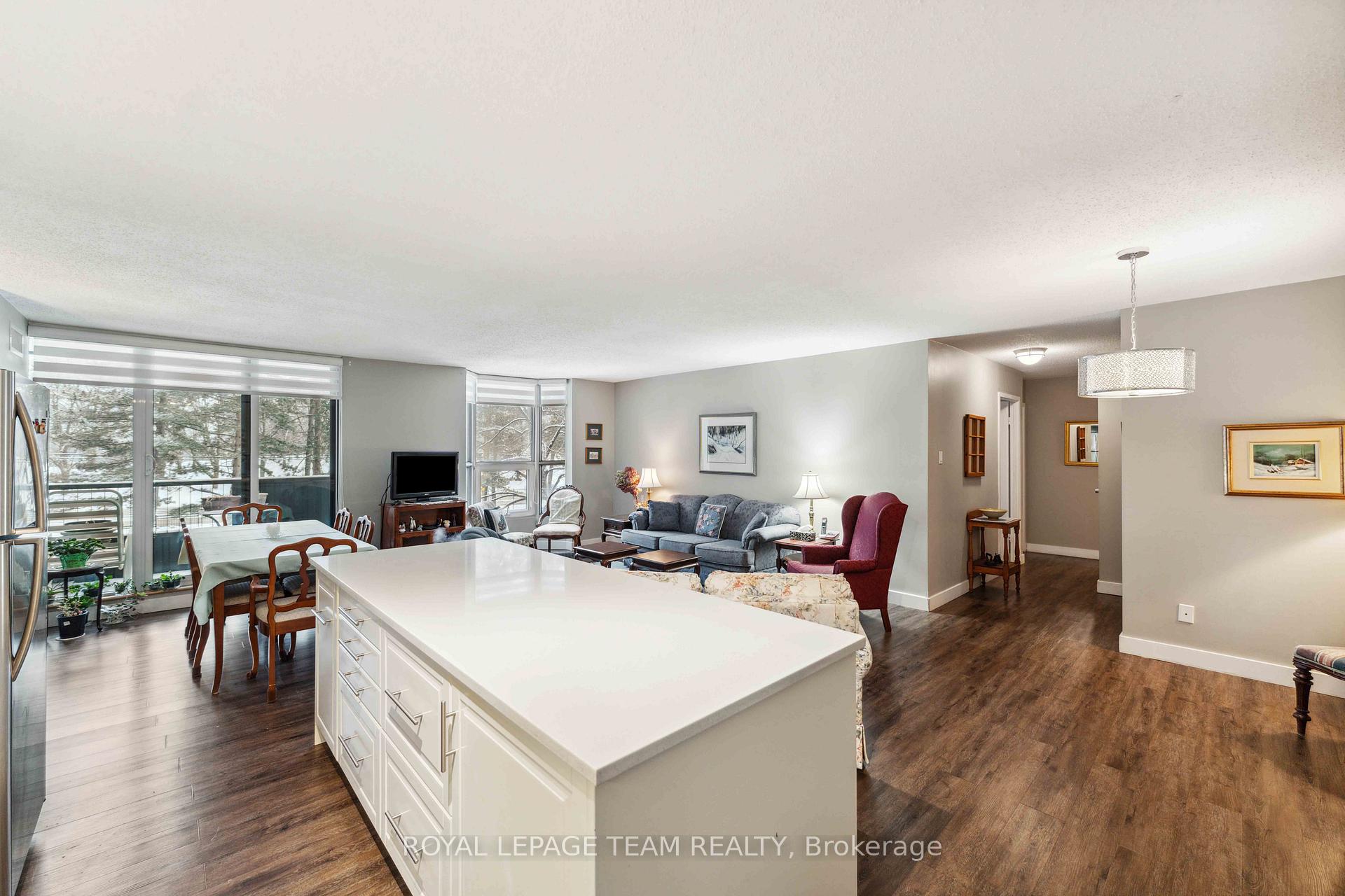 Photo 8 of Unit 306, 2951 Riverside Drive, Ottawa, Mooneys Bay/Riverside Park — HOMEH