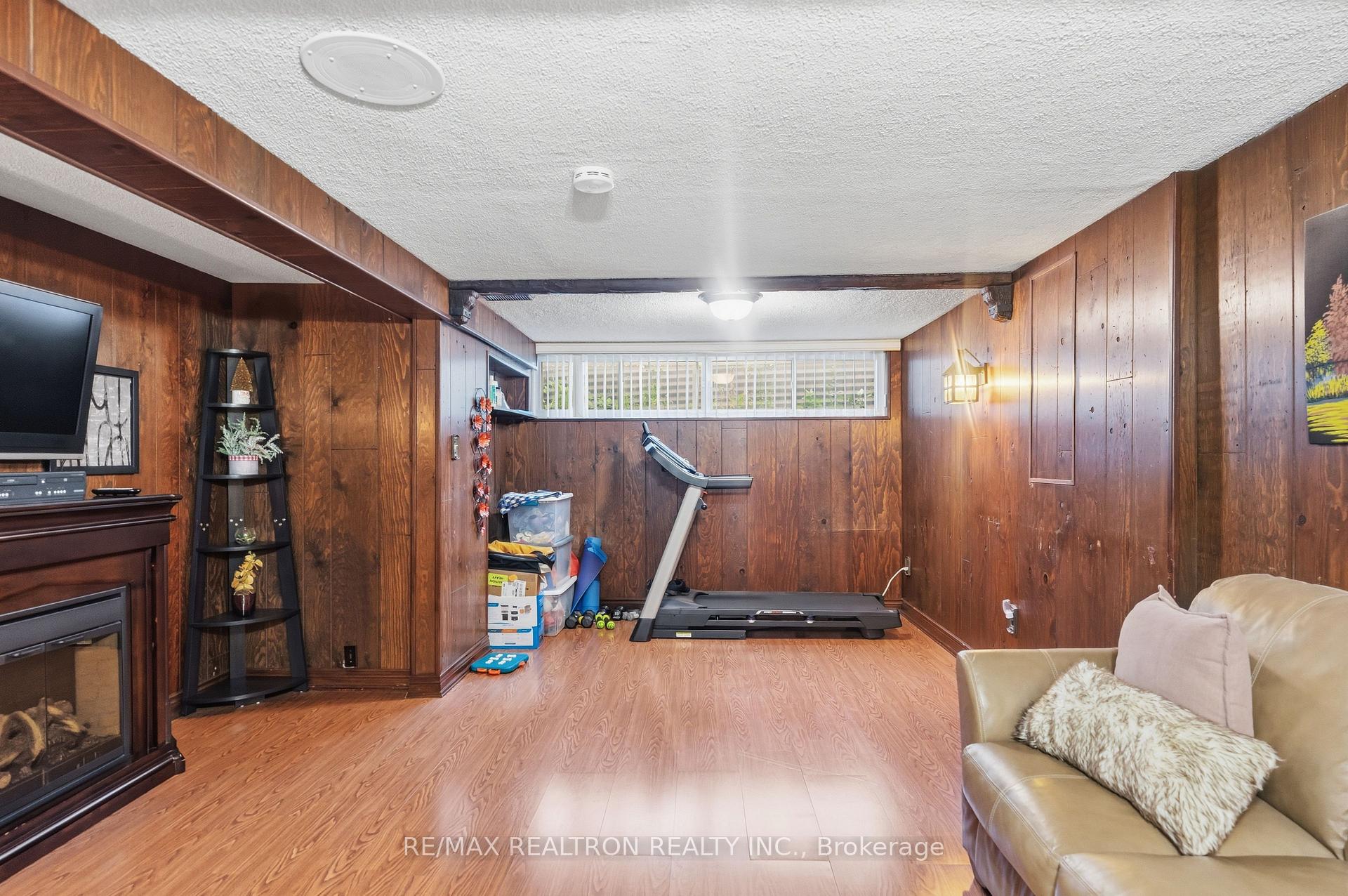 Photo 10 of 62 Wilton Drive, Brampton, Brampton East — HOMEH