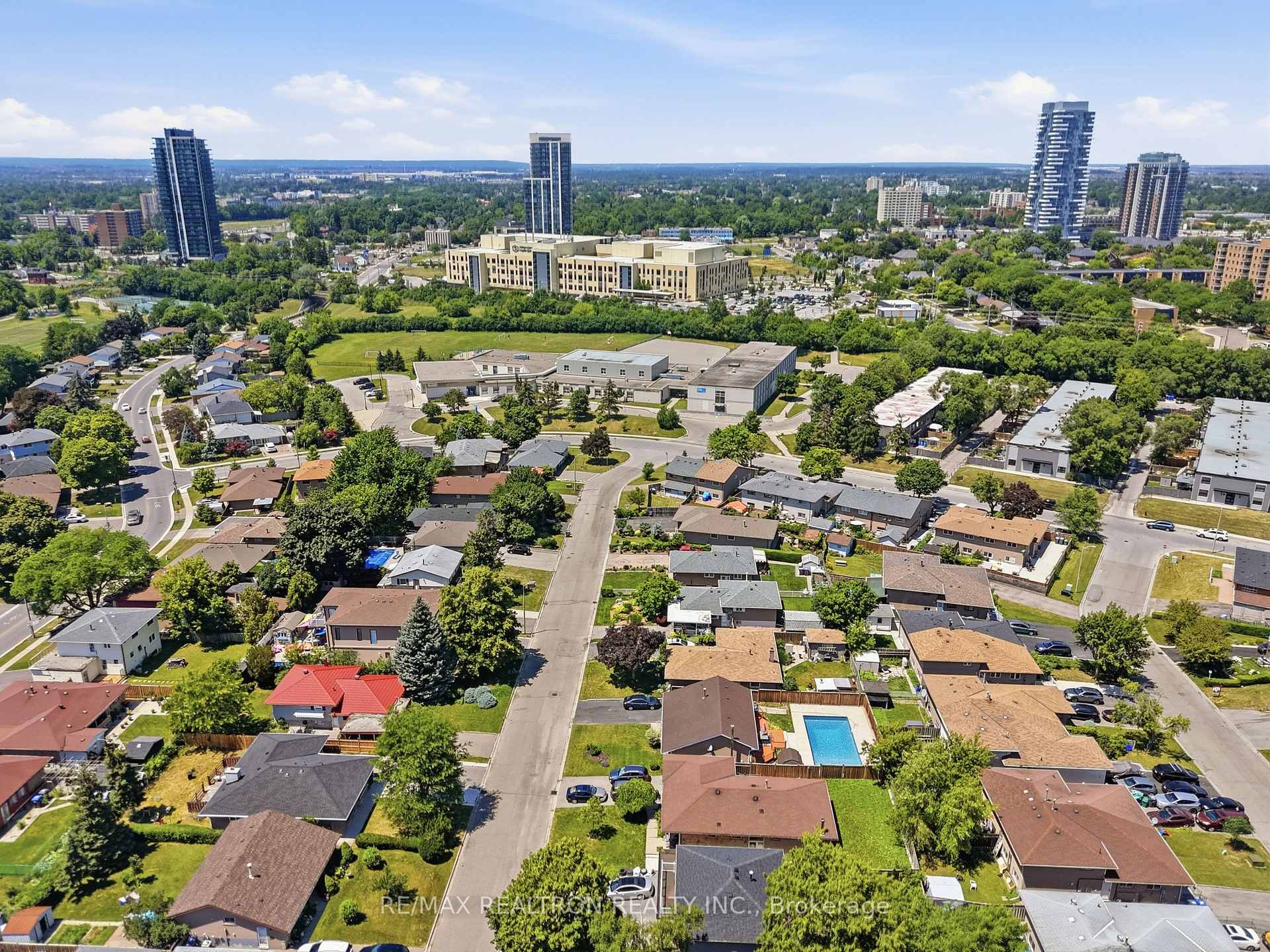 Photo 26 of 62 Wilton Drive, Brampton, Brampton East — HOMEH