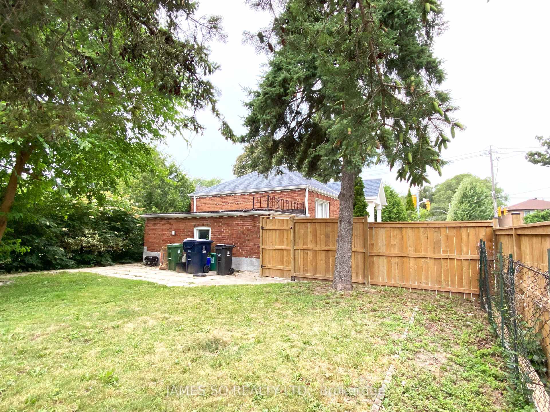 Photo 2 of 631 O'Connor Drive, Toronto, East York — HOMEH