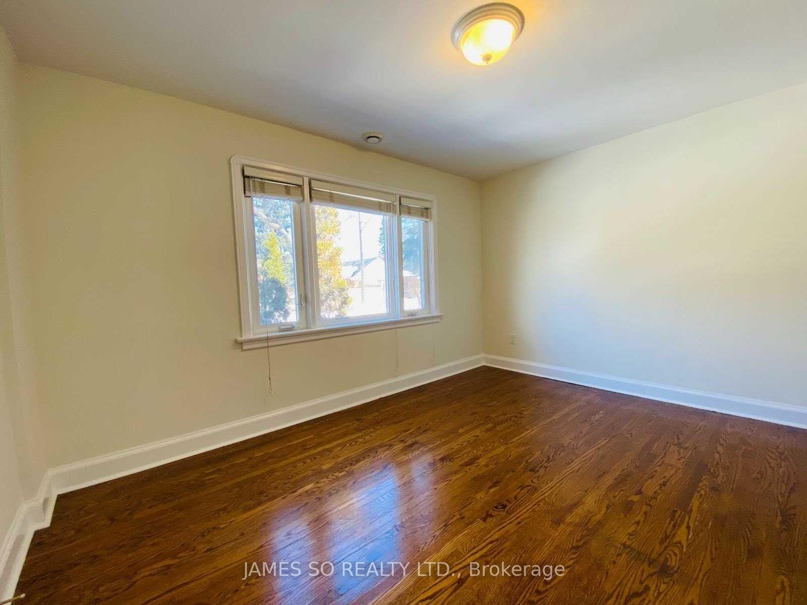 Photo 12 of 631 O'Connor Drive, Toronto, East York — HOMEH