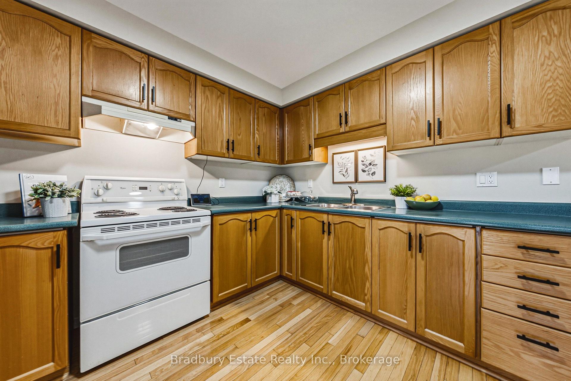Photo 6 of Unit 23, 20 Kitty Murray Lane, Hamilton, Meadowlands — HOMEH