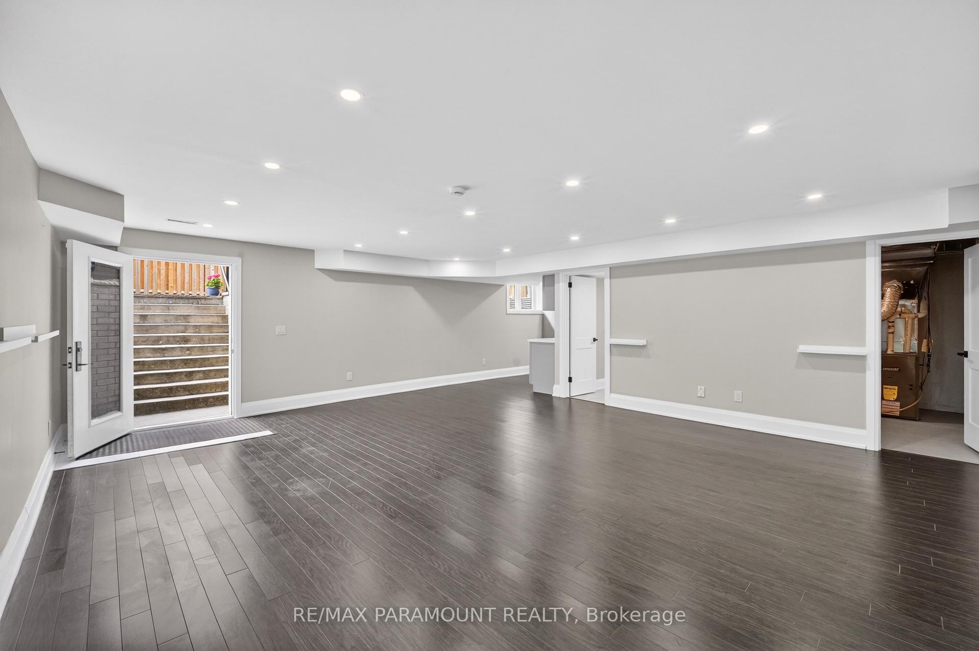 Photo 3 of 38 York Road, Etobicoke, Kingsview Village-The Westway — HOMEH
